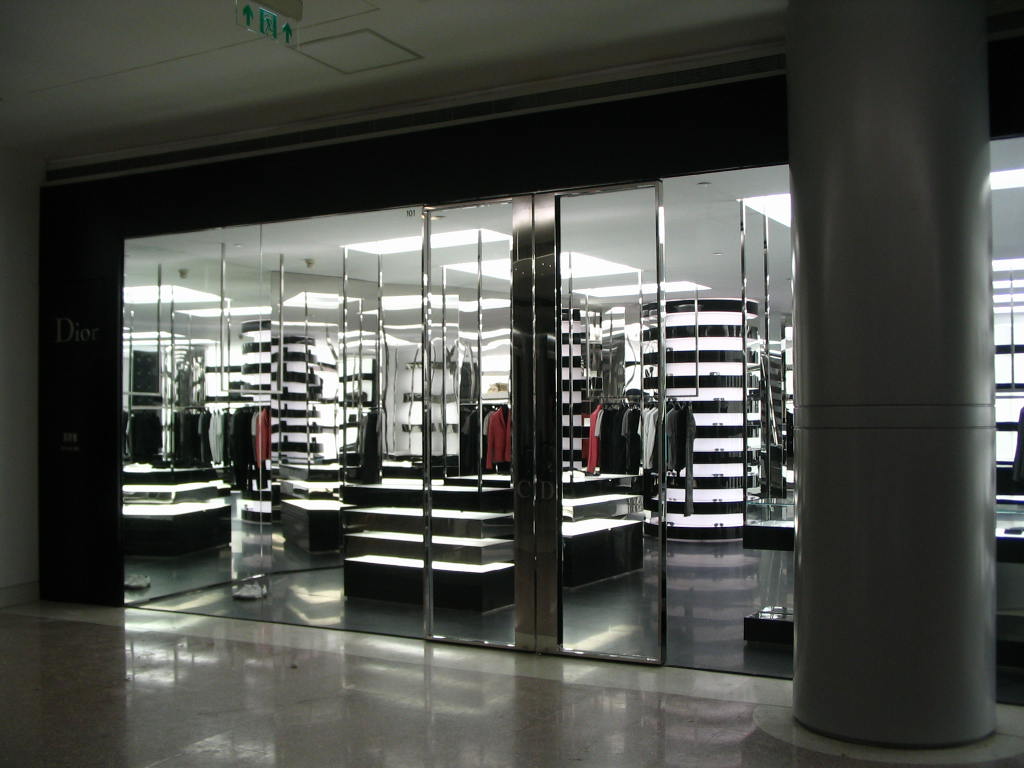 男装上海专卖店（施工图及实景）